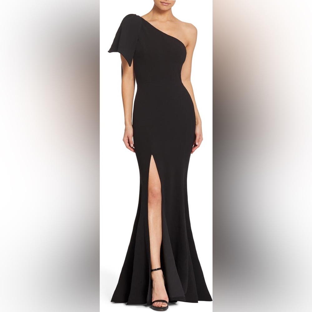 Georgina One-Shoulder Crepe Gown